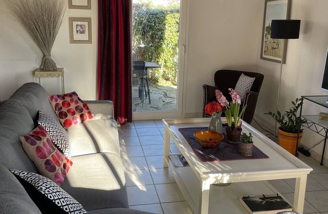 Charmante Villa au Calme Entre mer et Cevennes . Animaux de Compagnie Acceptés