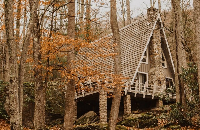 Charmed @CherryHideaway - 1970s Vintage Modern - Mountain A-Frame - Dog Friendly