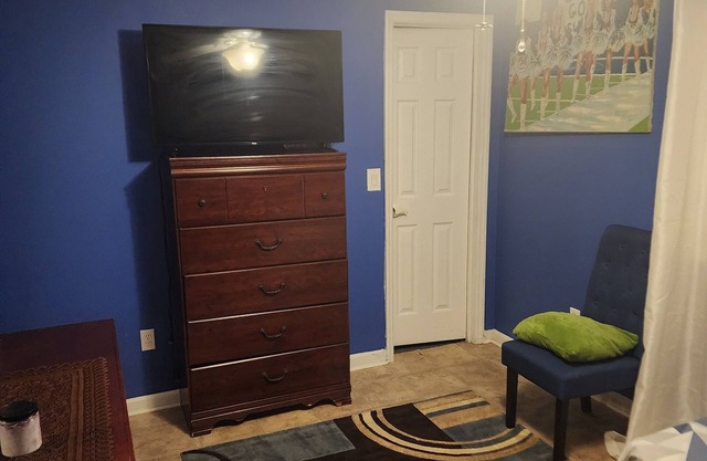 Charming 1-bedroom house with AC and WiFi in fabulous West Haverstraw