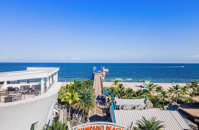 Charming 1-bedroom cottage with AC and WiFi in Pompano Beach