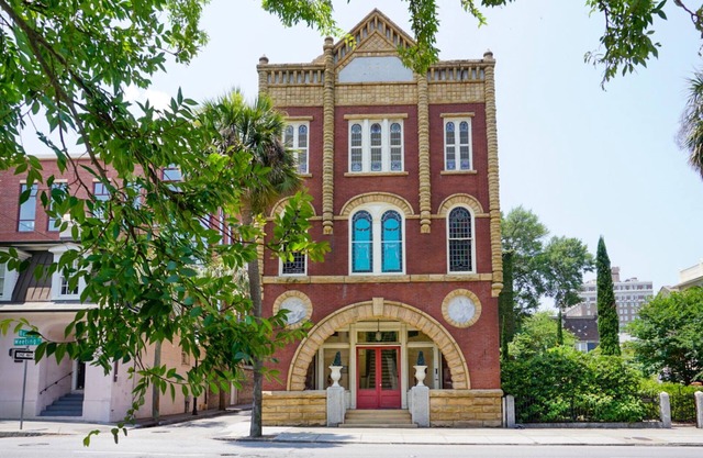 Charming 1 Bedroom Apartment in Downtown Charleston