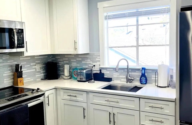 Charming 1-bedroom apartment with WiFi and AC in delightful Sacramento