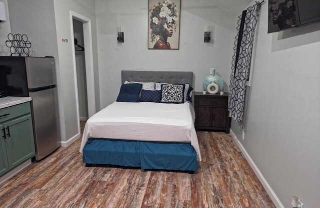 Charming 1-bedroom cabin in welcoming Florence with AC and heating