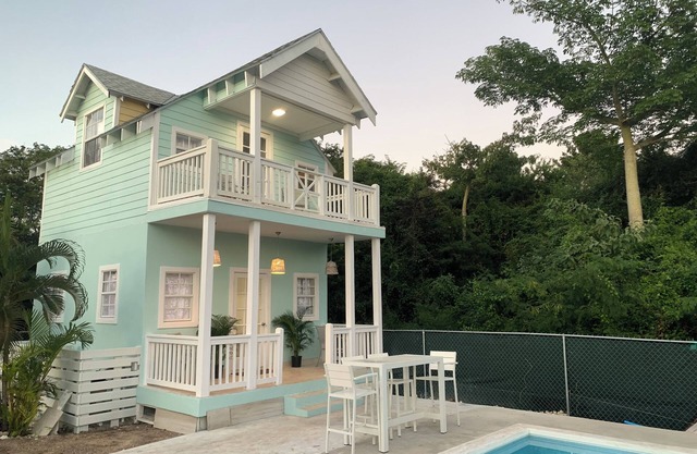 Charming 1-bedroom cottage with AC and WiFi in Nassau