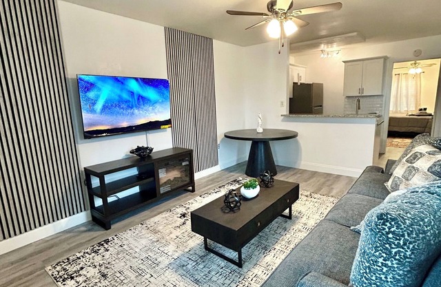 Charming 1-bedroom villa walk to Beach/Restaurants