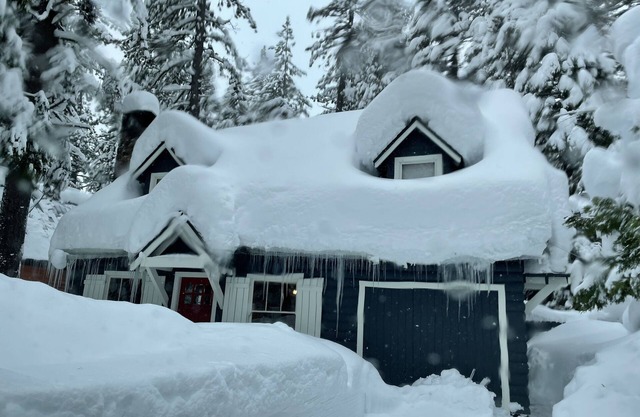 Charming 1930's cottage on the lake side of Highway 89 in Sunnyside, Lake Tahoe