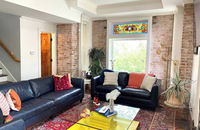 Charming 2 Bdrm Home in Heart of Downtown KC | 34
