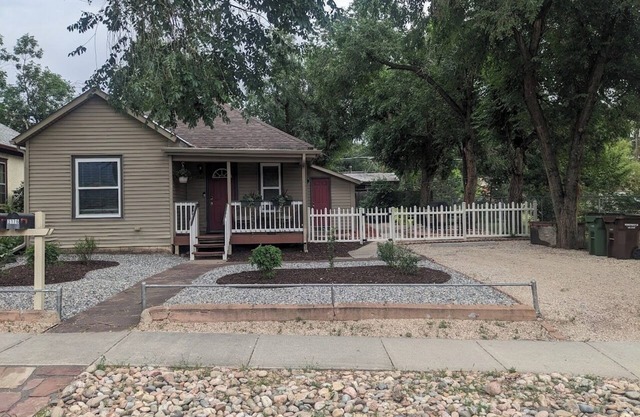 Charming 2 bedroom Home with Office!