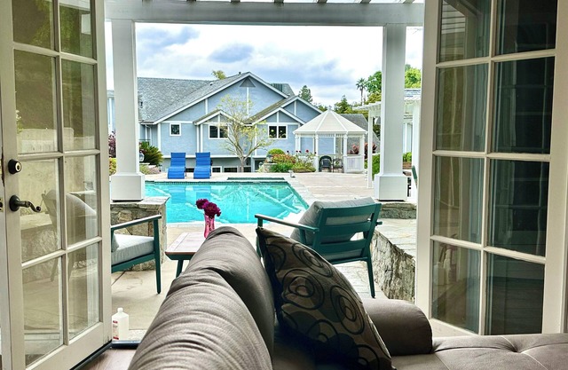 Charming 2-bedroom house in welcoming La Habra Heights with WiFi, AC