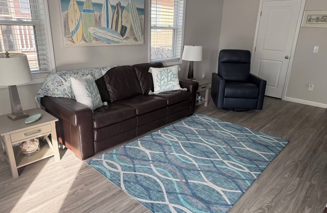 Charming 2-bedroom cottage on one level in delightful Carolina Beach