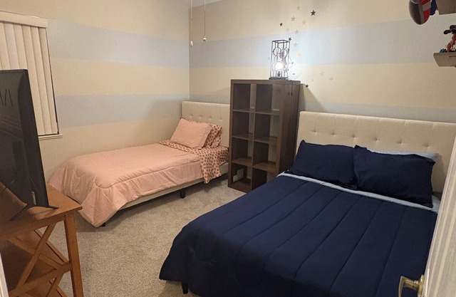 Charming 2-bedroom house with AC, private pool, WiFi in lovely Port St. Lucie