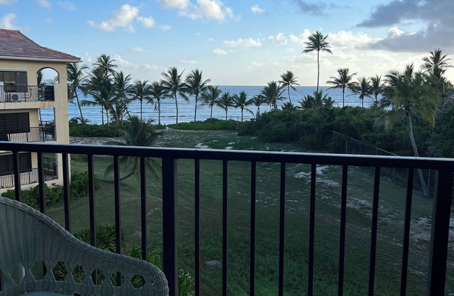 Charming 2-bedroom beachfront condo with AC and a pool in amazing Christiansted