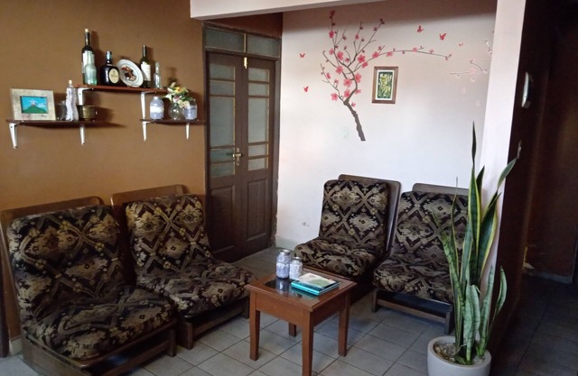 Charming 2-bedroom apartment in lovely Cochabamba with WiFi.