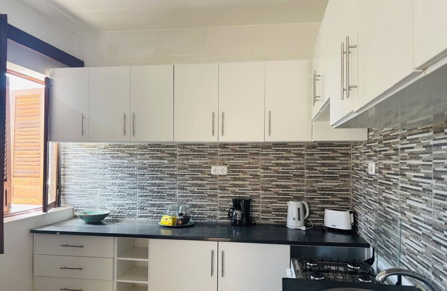 Charming 2-bedroom apartment with WiFi, AC in lovely Tarrafal
