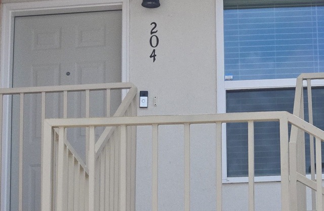 Charming 2-bedroom condo in fabulous Eagle Pass with AC, WiFi.