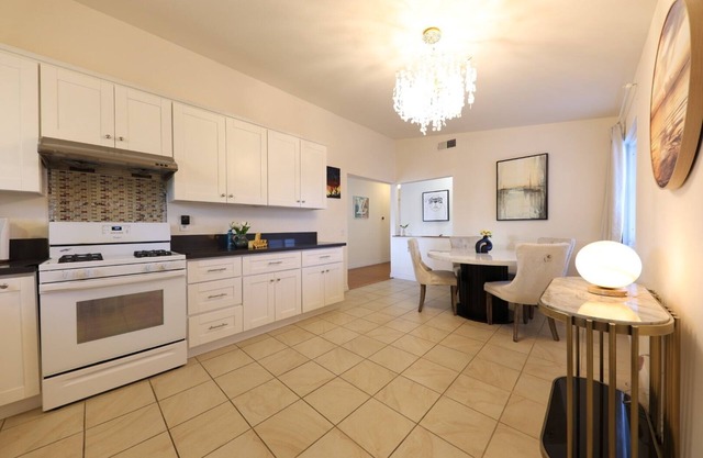 Charming 2-bedroom house with AC, WiFi in welcoming La Puente