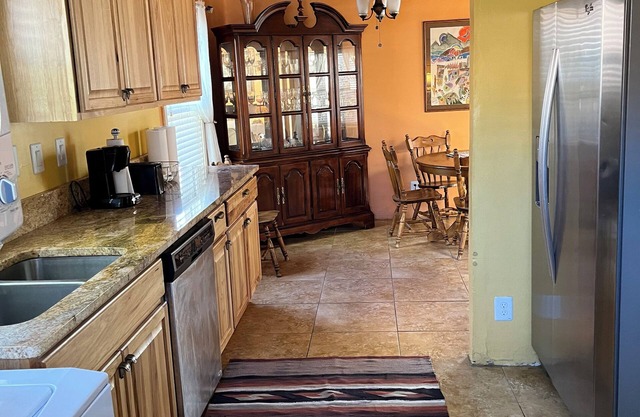 Charming 2-bedroom house in lovely Santa Fe/walk to plazannnnn