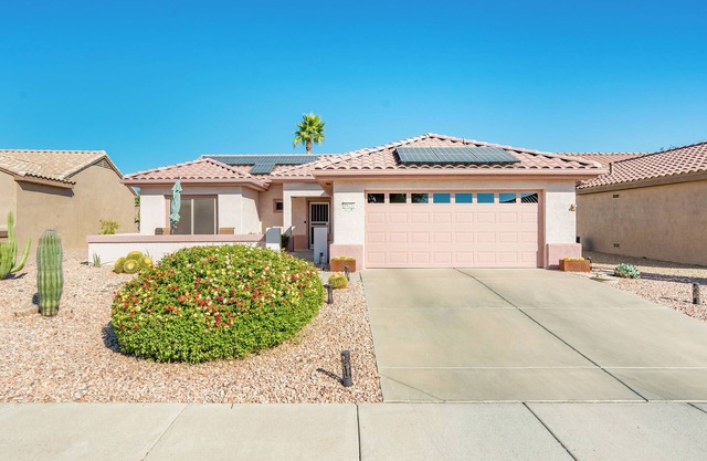 Charming 2-bedroom house in fabulous Surprise in the desirable GRAND