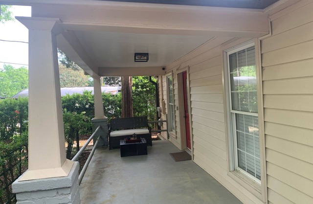 Charming 2-bedroom house with WiFi and AC in wonderful Atlanta