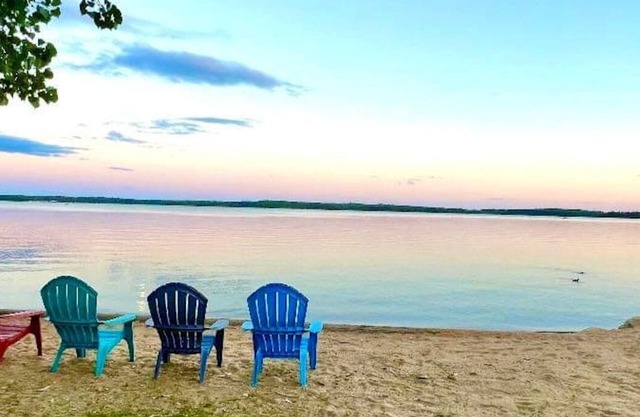 Charming 2-bedroom RV on the Beach of Leech Lake!