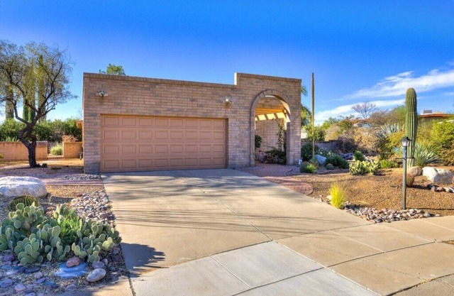 Charming 2-bedroom house in welcoming Green Valley with WiFi, AC