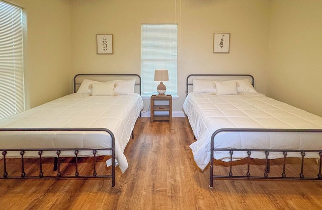 Charming 2-bedroom house with WiFi and AC in amazing San Antonio