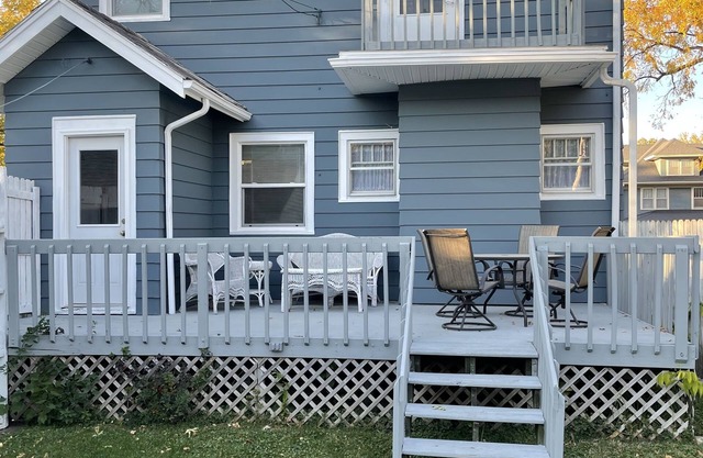 Charming 3 bed 1 bath home. 1 block to St. Mary's. 10 min walk to Mayo downtown.