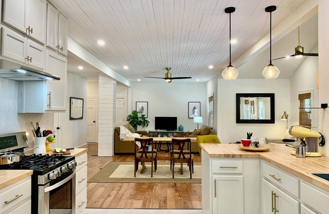 Charming 3-bedroom house with HUGE yard in Livingston Manor