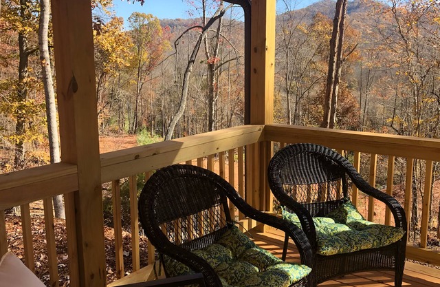Charming 3-bedroom cabin with AC and WiFi