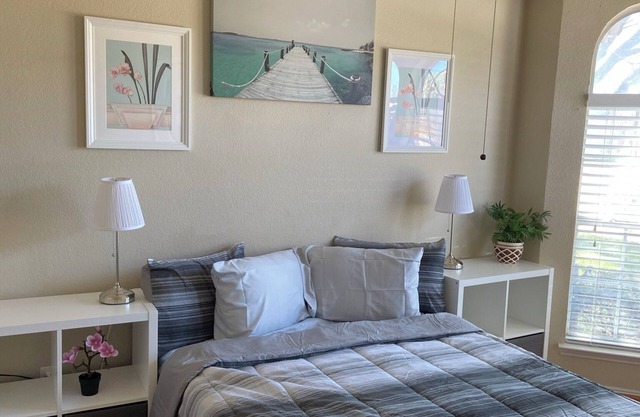 Charming 3-bedroom cottage in Pleasant Arlington with AC, WiFi