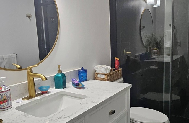 Charming 3-bedroom cottage with WiFi and AC in gorgeous Naples