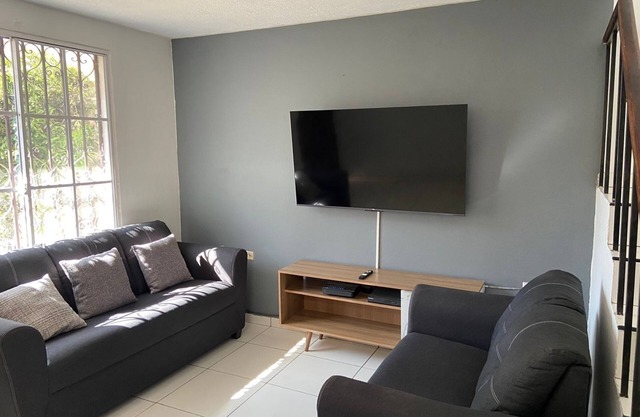 Charming 3-bedroom house in enchanting Santa Ana with AC, WiFi