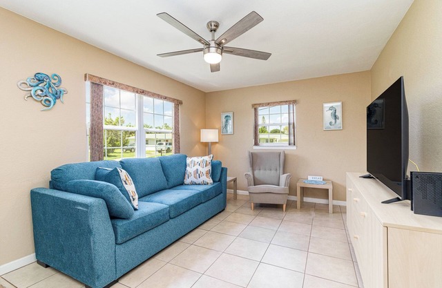 Charming 3-bedroom house mins from beach and USSSA Complex