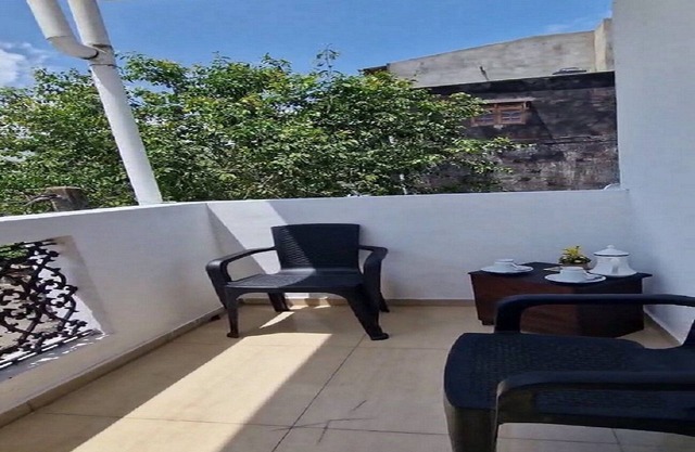 Charming 3-bedroom house with WiFi, AC in beautiful Dehiwala