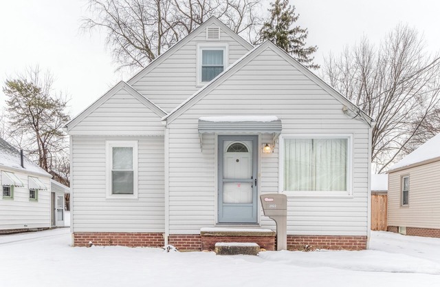 Charming 3-bedroom house in delightful Canton with WiFi, AC