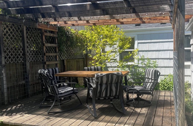 Charming 3-bedroom house with AC and WiFi in phenomenal Eugene