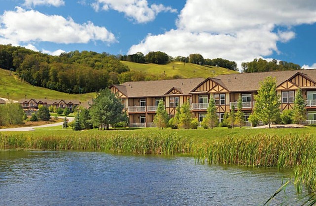 Charming 3-bedroom resort with WiFi, fitness room in enchanting Boyne Falls