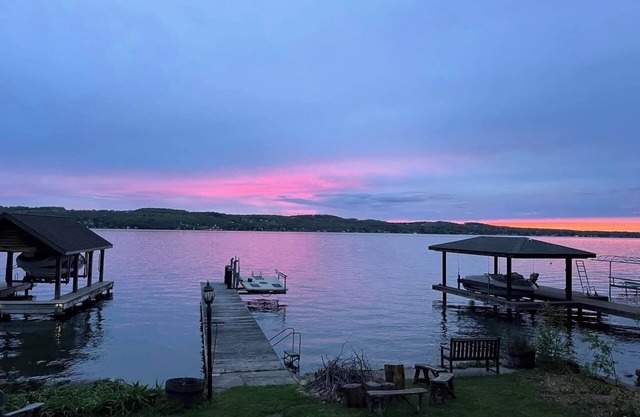 Charming 3-bedroom waterfront cottage in superb Canandaigua.