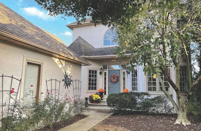 Charming 3-bedroom house with WiFi and AC in cool Conshohocken