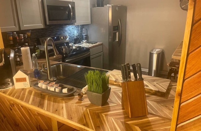 Charming 3-bedroom condo with water view in wonderful Eagle Creek Indiana