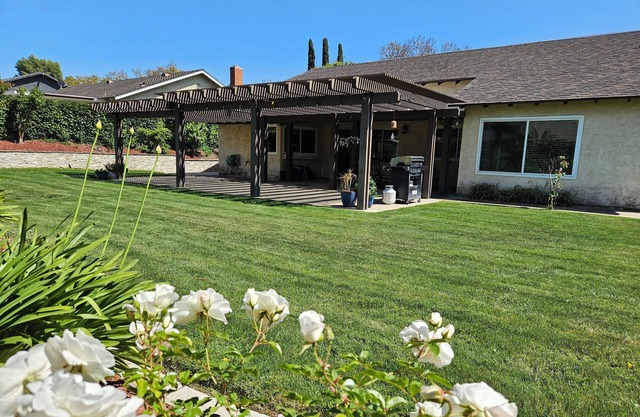 Charming 3-bedroom house in lovely Simi Valley with AC