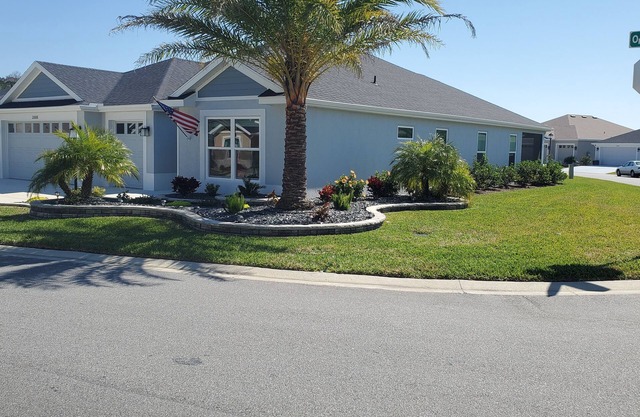 Charming 3-bedroom house in fabulous The Villages with AC, Pet Friendly