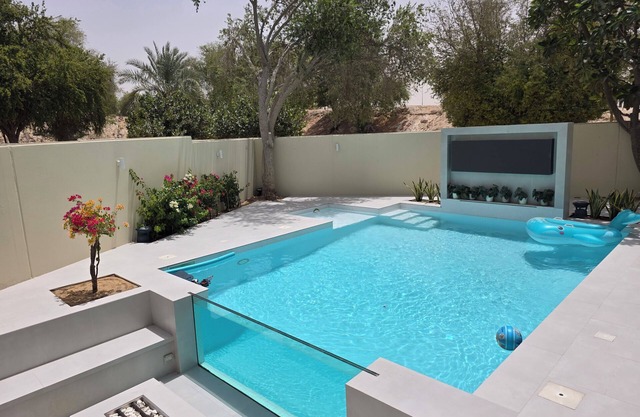 Charming 3-bedroom villa with amazing pool, outdoor screen and fire pit