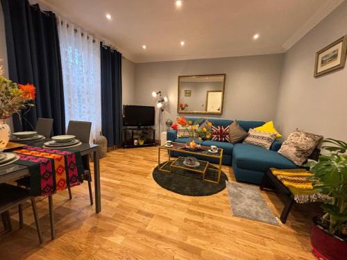 Charming 3Bd Home in West London