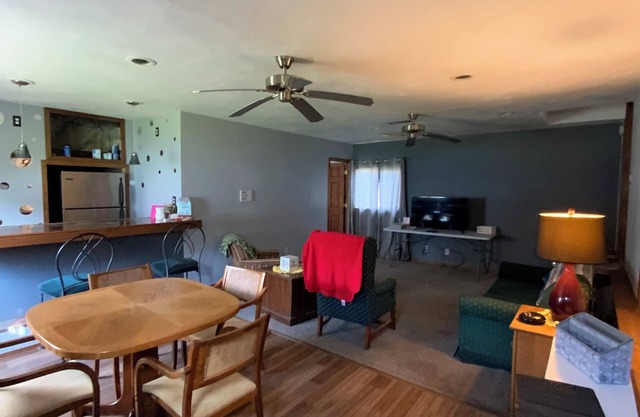 Charming 3bedroom home with AC, WiFi in PRIVATE subdivision of manufactured home