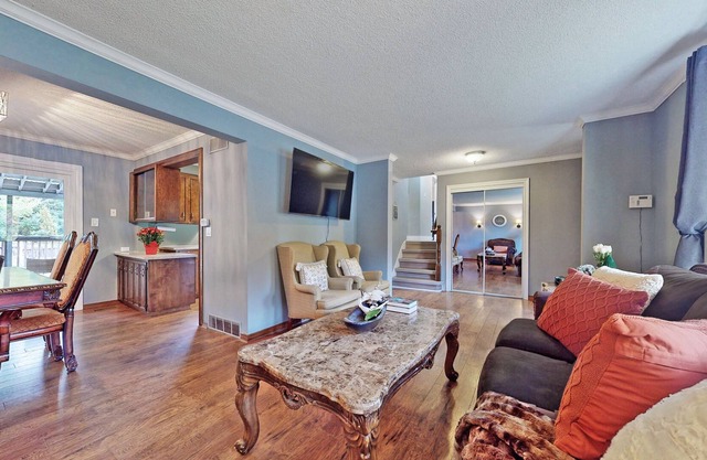 Charming 4 Bed House on an Acre property (Open for Event rentals)