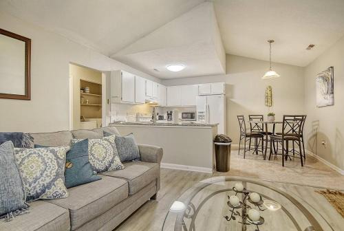 Charming 4-bed Retreat Central Location!