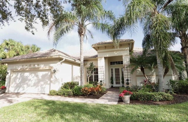 Charming 4-bedroom house with AC, WiFi in lovely Bonita Springs