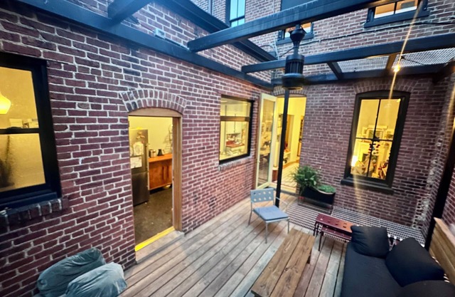 Charming 4-bedroom house in the heart of DC.