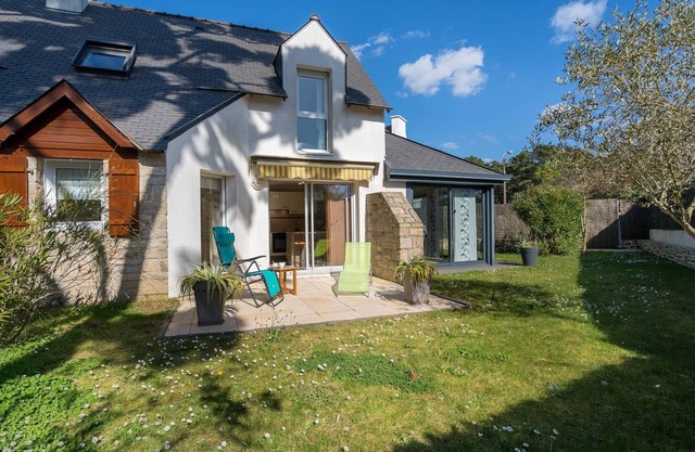 Charming 4-Room House in Carnac, 300m from Beach, WiFi, Garden, Sleeps 6